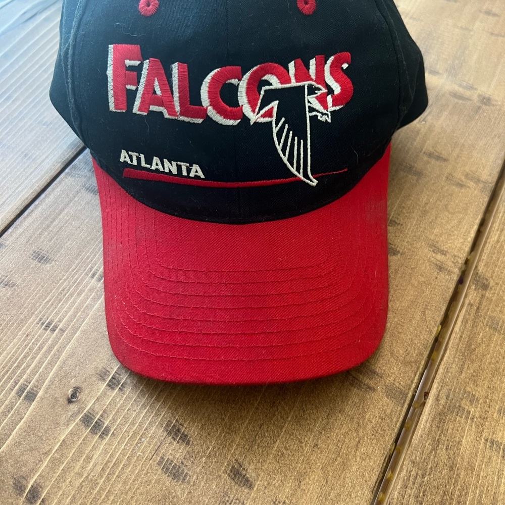 STARTER Black and Red Falcons Hat